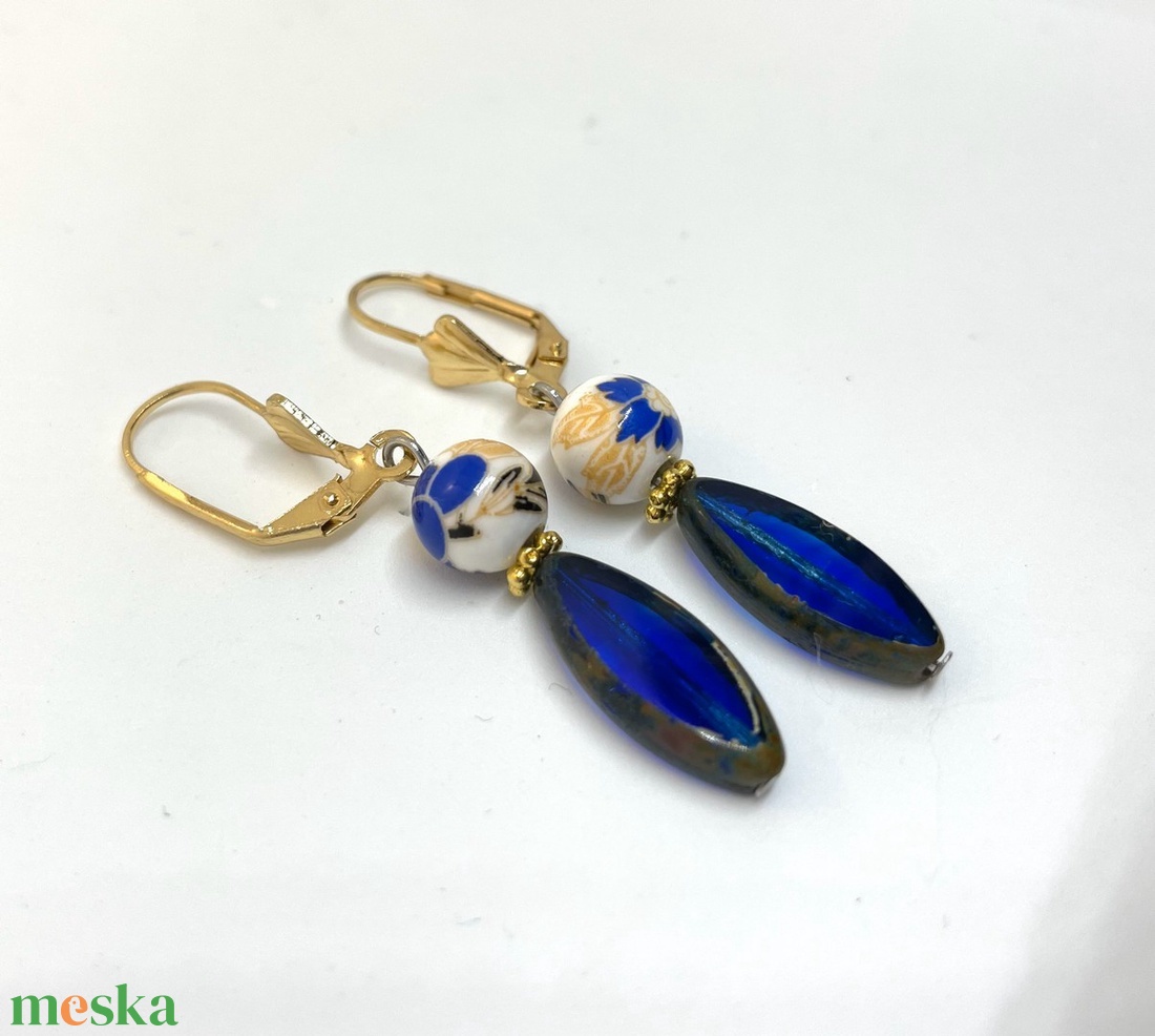 Sapphire Dream - Zafírkék üveg- és porcelángyöngy fülbevaló - ékszer - fülbevaló - lógó fülbevaló - Meska.hu Sapphire Dream - Zafírkék üveg- és porcelángyöngy fülbevaló - ékszer - fülbevaló - lógó fülbevaló - Meska.hu