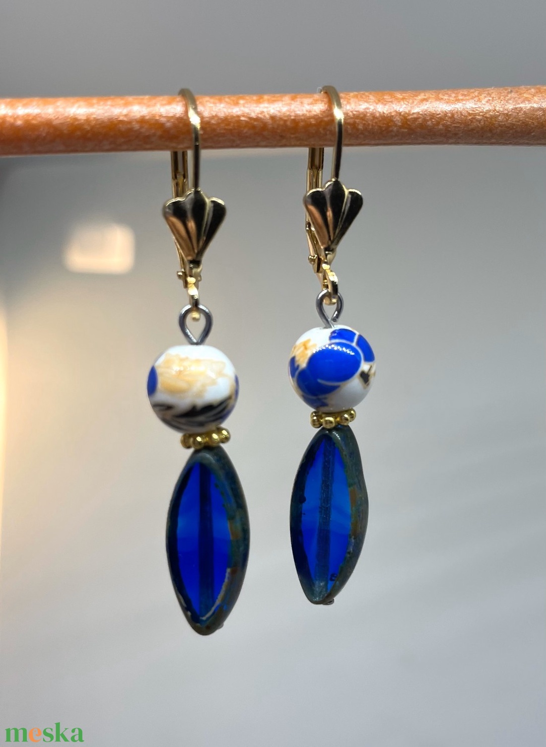 Sapphire Dream - Zafírkék üveg- és porcelángyöngy fülbevaló - ékszer - fülbevaló - lógó fülbevaló - Meska.hu Sapphire Dream - Zafírkék üveg- és porcelángyöngy fülbevaló - ékszer - fülbevaló - lógó fülbevaló - Meska.hu