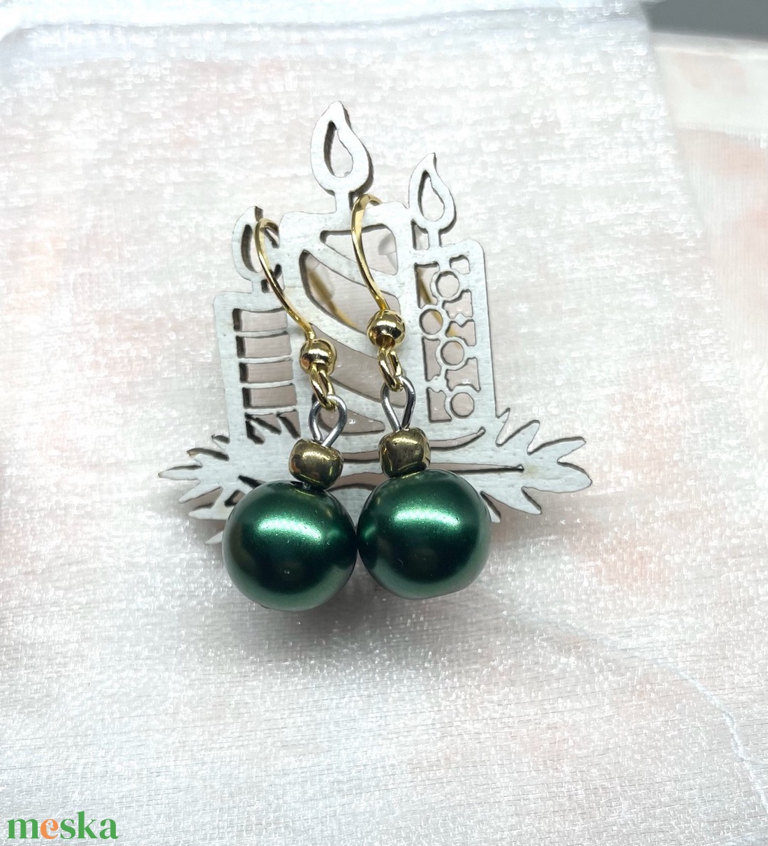 Festive Pearls - Karácsonyi gömb teklagyöngy fülbevaló - ékszer - fülbevaló - lógó fülbevaló - Meska.hu Festive Pearls - Karácsonyi gömb teklagyöngy fülbevaló - ékszer - fülbevaló - lógó fülbevaló - Meska.hu