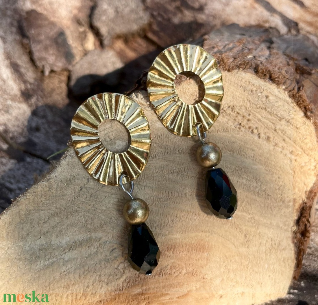 Black and Gold - Elegáns lógó fülbevaló - ékszer - fülbevaló - lógó csepp fülbevaló - Meska.hu
