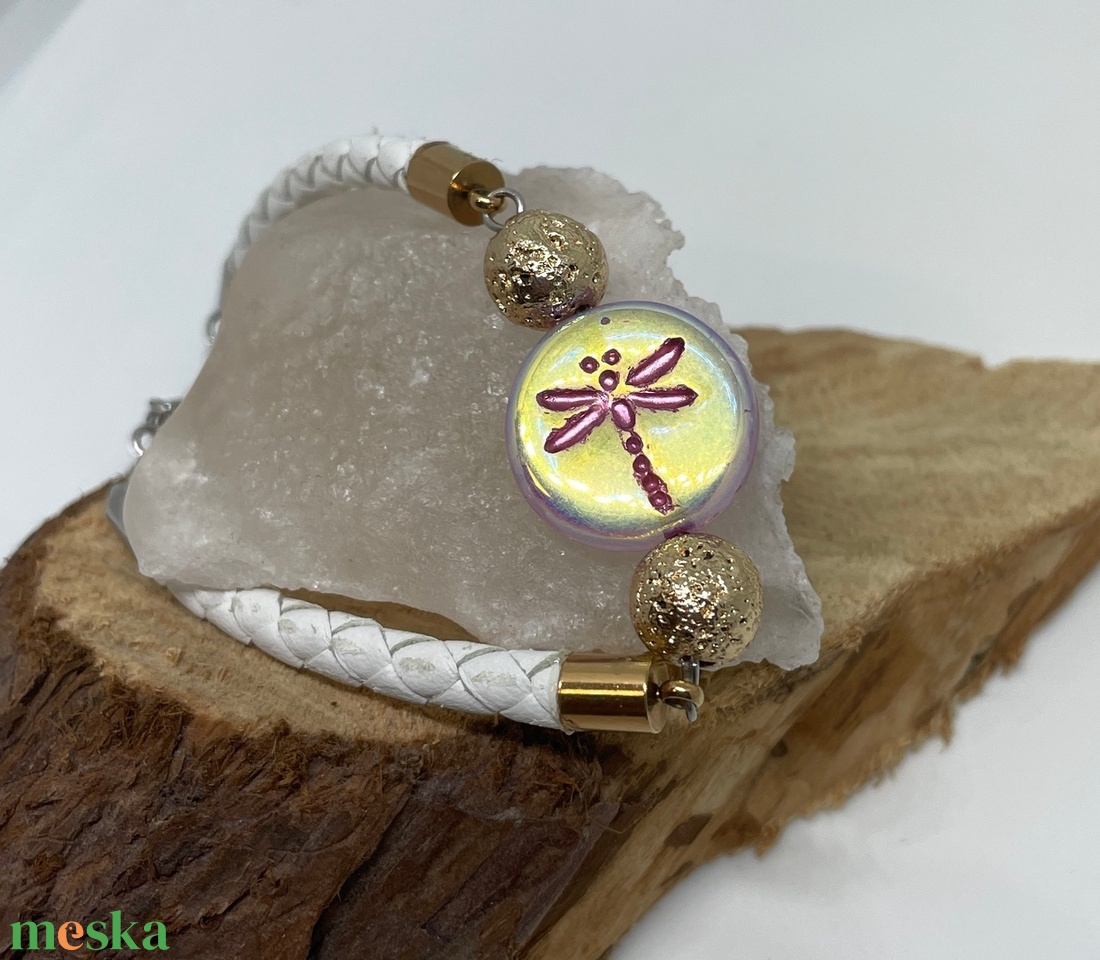 Crystal Dragonfly - Szitakötős bőr karkötő - ékszer - karkötő - karkötő medállal - Meska.hu