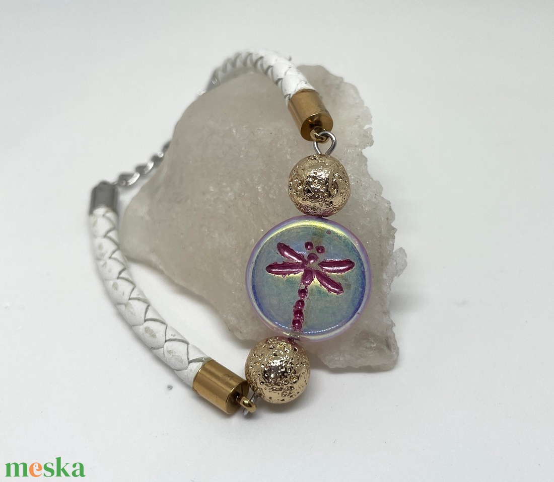 Crystal Dragonfly - Szitakötős bőr karkötő - ékszer - karkötő - karkötő medállal - Meska.hu