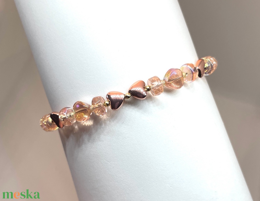 Peachy Pink Hearts - Gyöngykarkötő - ékszer - karkötő - gyöngyös karkötő - Meska.hu