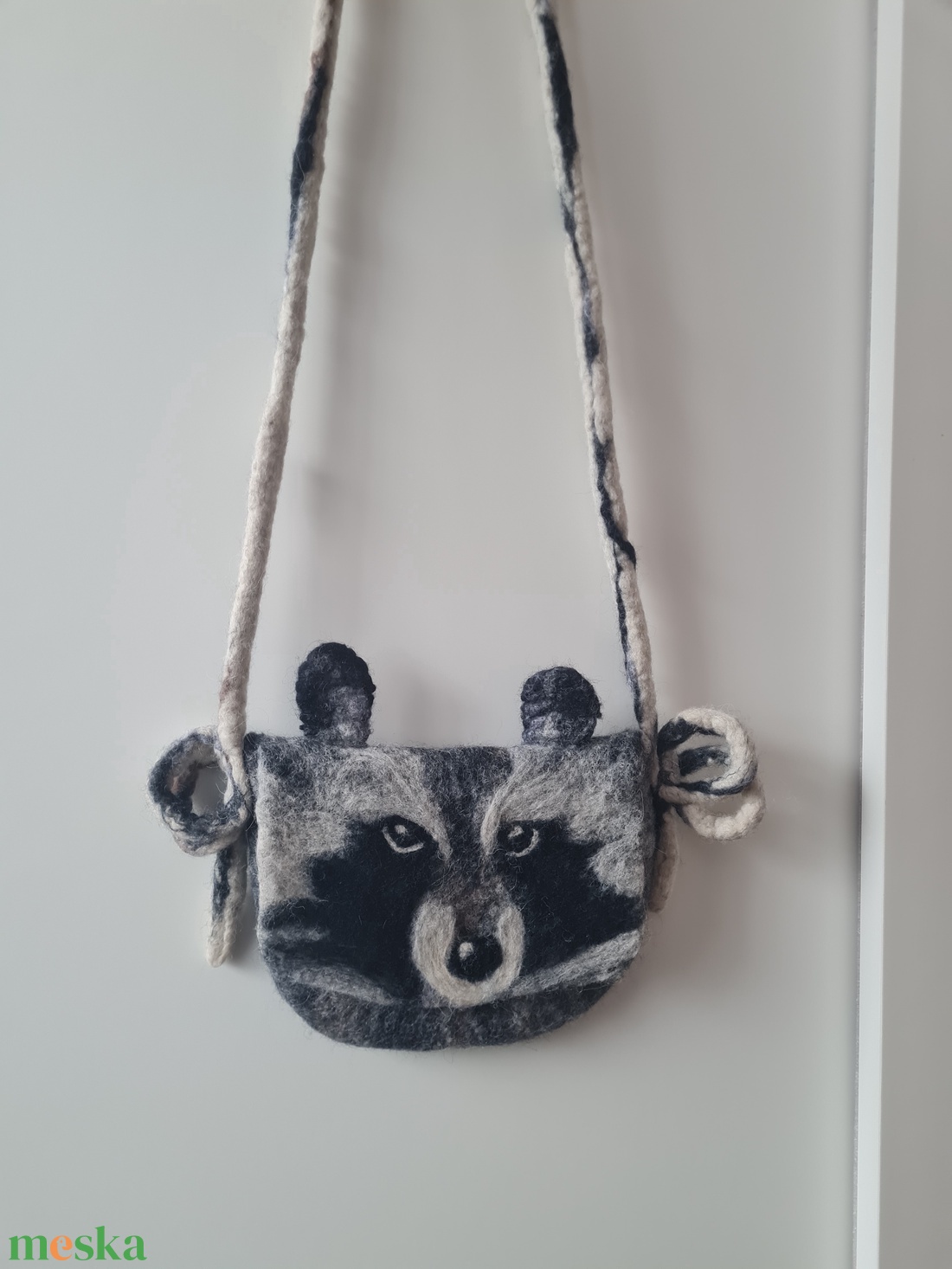 Mosómedve nemez táska - művészet - textilkép - nemezelt - Meska.hu