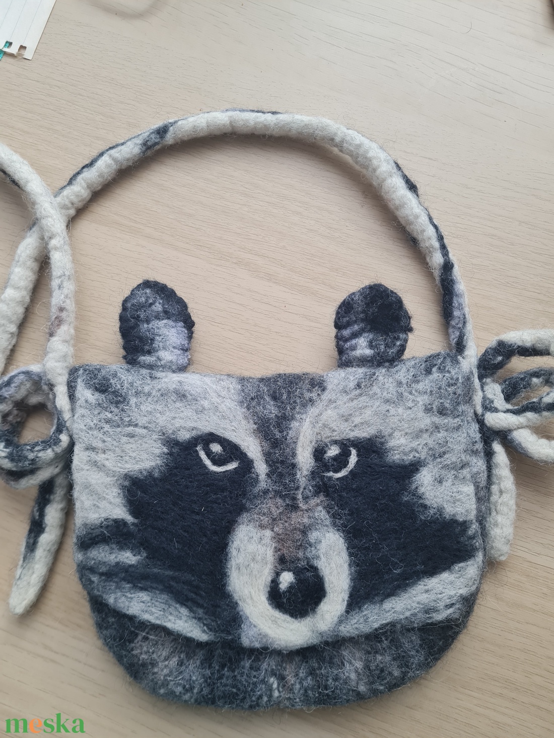 Mosómedve nemez táska - művészet - textilkép - nemezelt - Meska.hu