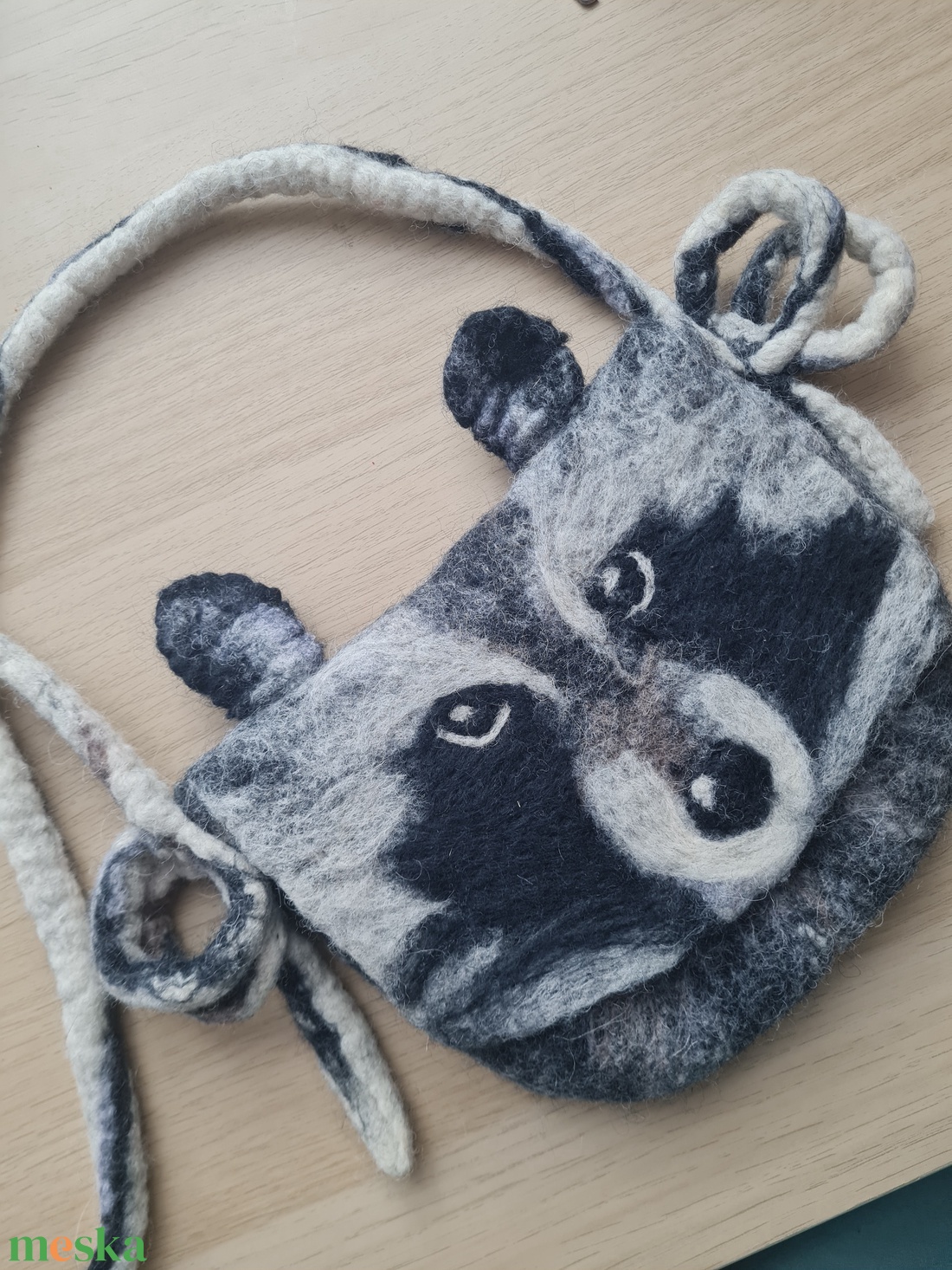 Mosómedve nemez táska - művészet - textilkép - nemezelt - Meska.hu