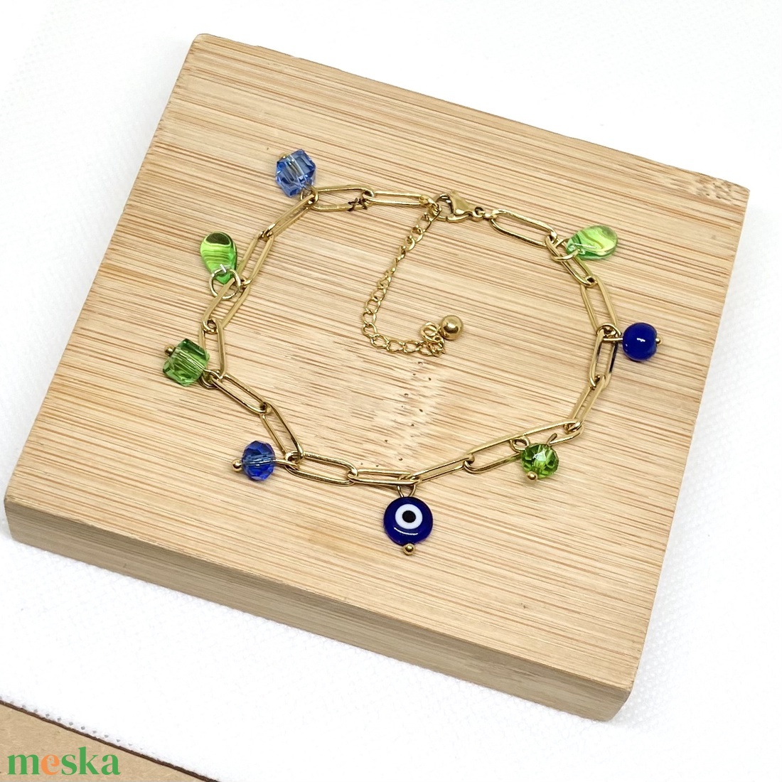 Kék és zöld karkötő - ékszer - karkötő - charm karkötő - Meska.hu