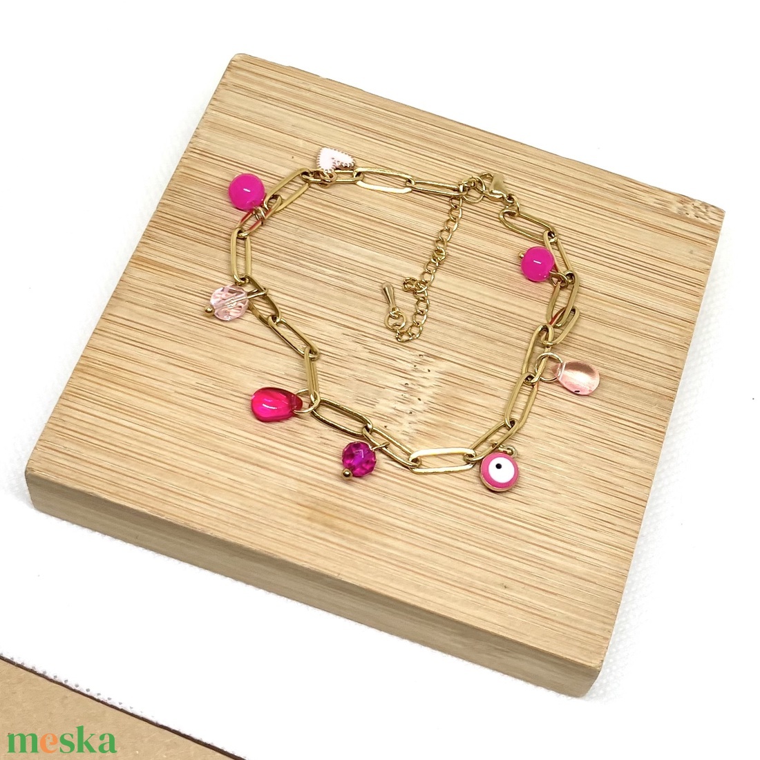 Pink karkötő - ékszer - karkötő - charm karkötő - Meska.hu