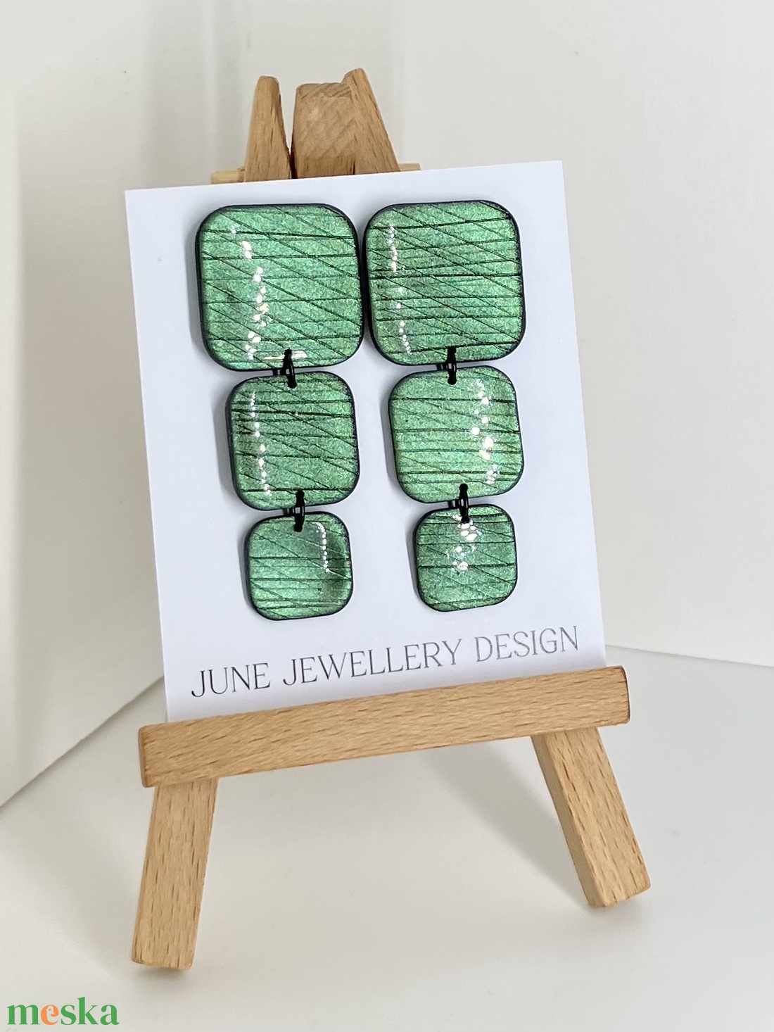 Norah fényes zöld fülbevaló - ékszer - fülbevaló - lógó fülbevaló - Meska.hu
