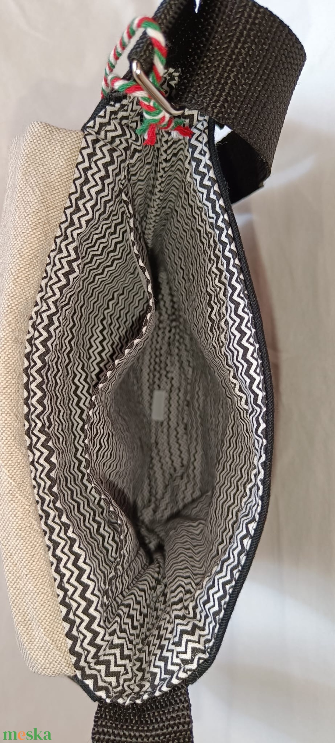 Kézzel festett Tappancs mintás tarisznya - táska & tok - kézitáska & válltáska - vállon átvethető táska - Meska.hu