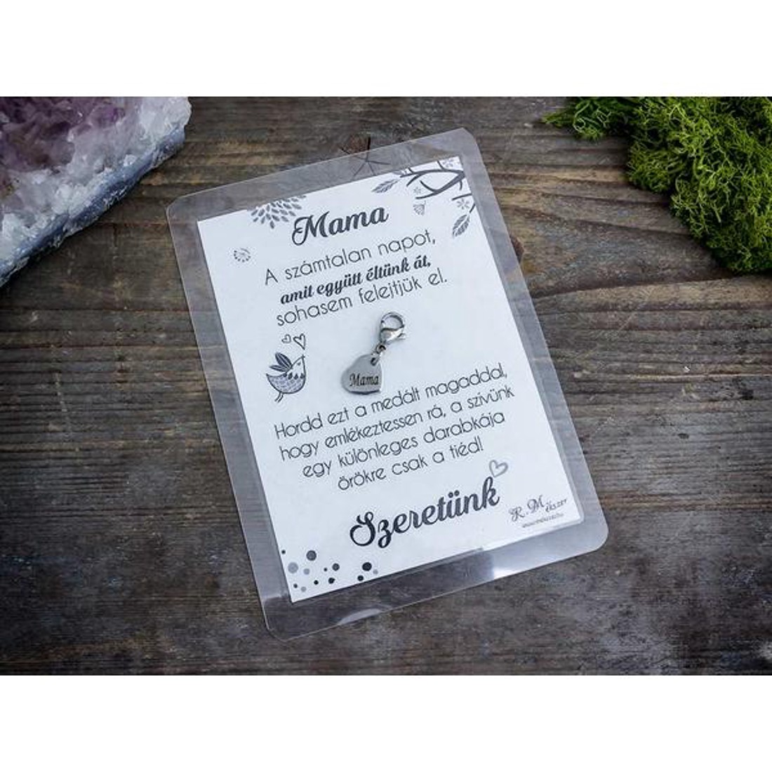 Szeretünk Mama medál köszönő kártyával - ékszer - nyaklánc - medál - Meska.hu Szeretünk Mama medál köszönő kártyával - ékszer - nyaklánc - medál - Meska.hu