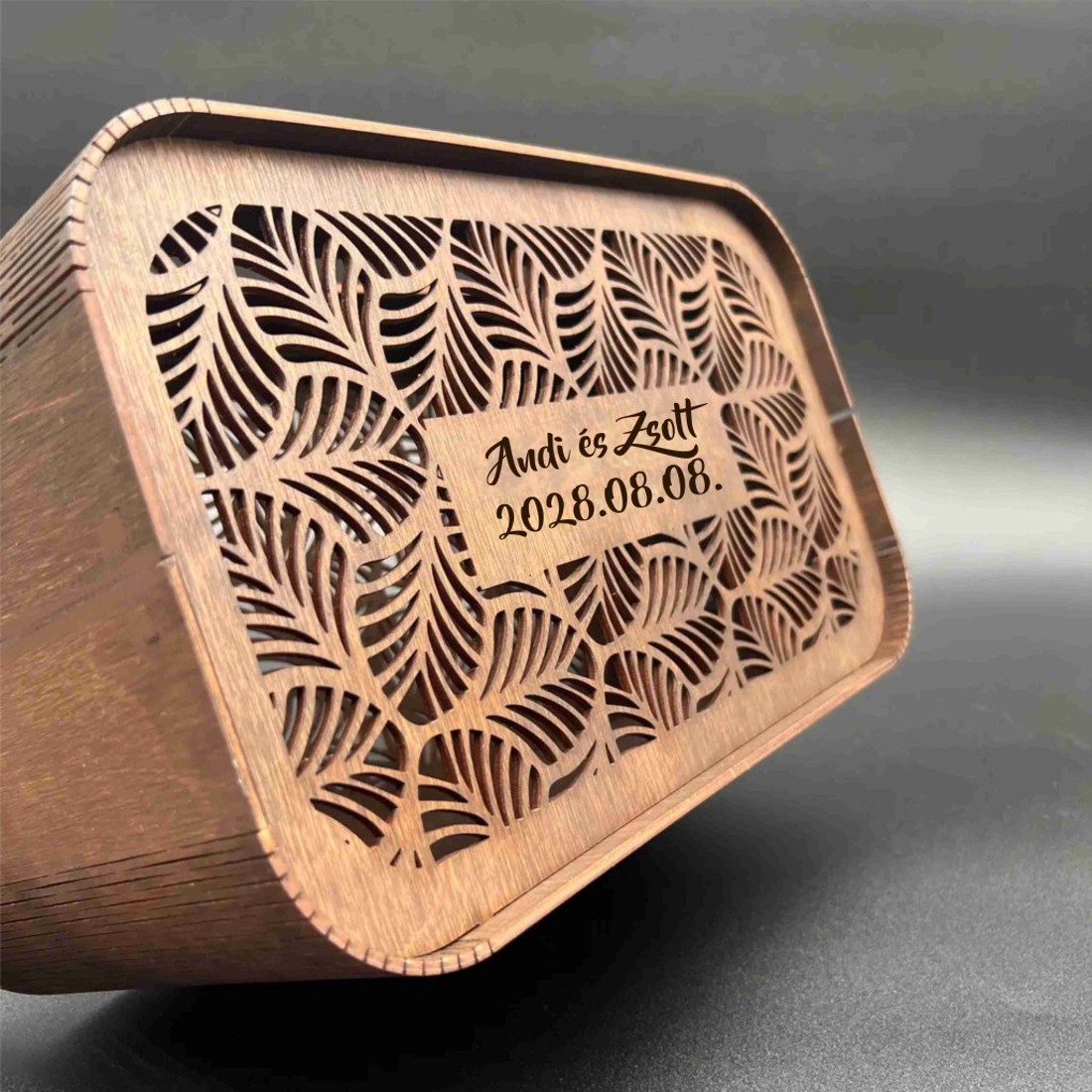 Pénzgyűjtő doboz � egyedi névvel, vintage design - esküvő - nászajándék - esküvői pénzátadó doboz - Meska.hu
