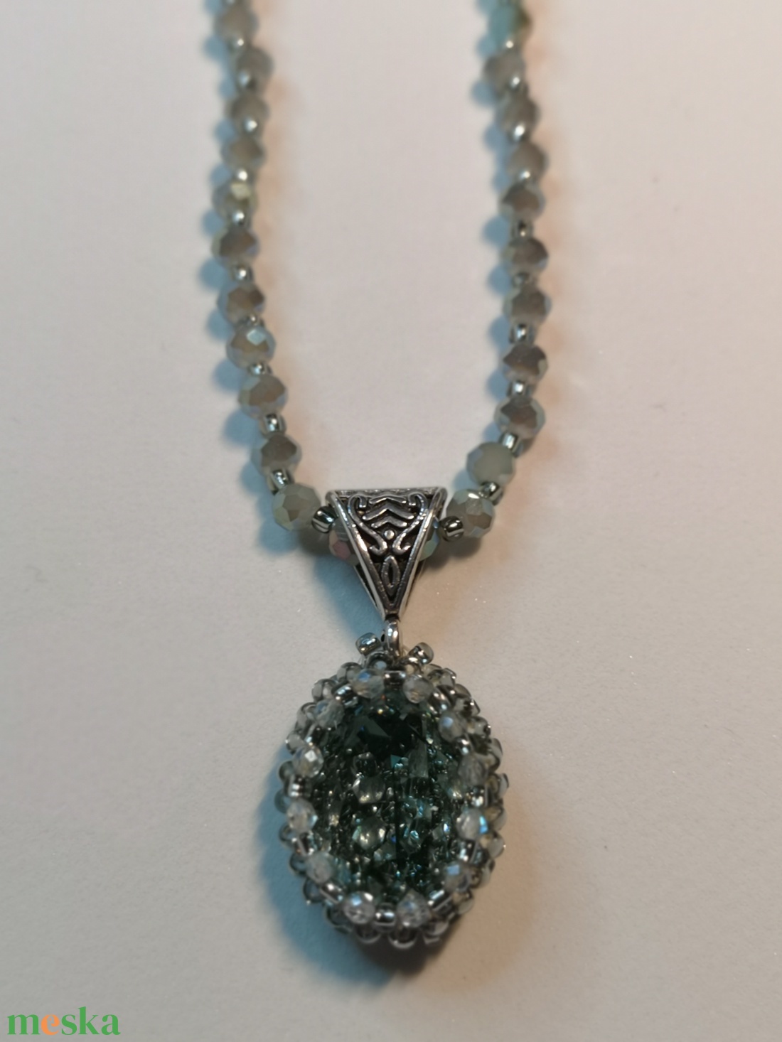 nyaklánc ovális medállal - ékszer - nyaklánc - gyöngyös nyaklánc - Meska.hu