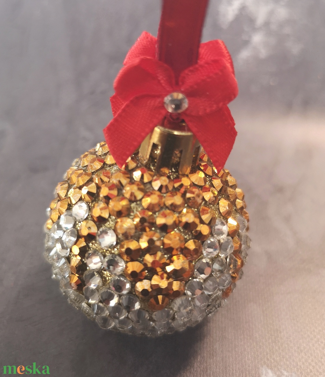 Üvegstrasszal bevont gömbök - karácsony - karácsonyi lakásdekoráció - karácsonyfadíszek - Meska.hu