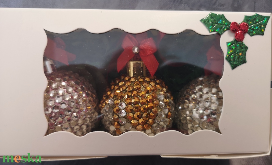 Üvegstrasszal bevont gömbök - karácsony - karácsonyi lakásdekoráció - karácsonyfadíszek - Meska.hu