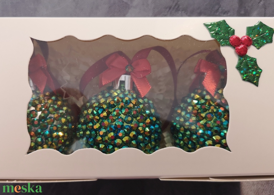 Zöldstrasszköves kő - karácsony - karácsonyi lakásdekoráció - karácsonyfadíszek - Meska.hu