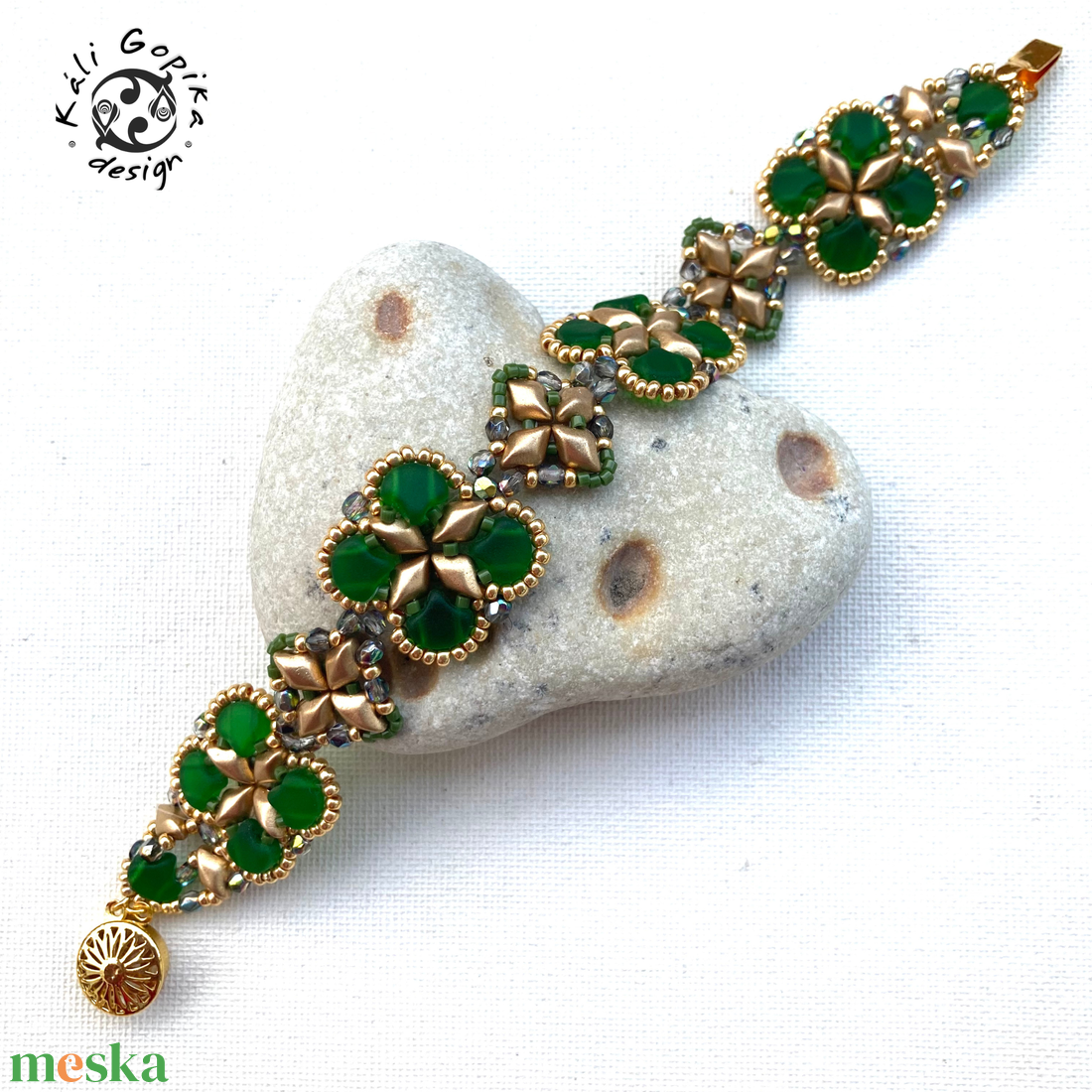 Gyönyörű zöld szerencsehozó gyöngyös karkötő  - ékszer - karkötő - gyöngyös karkötő - Meska.hu