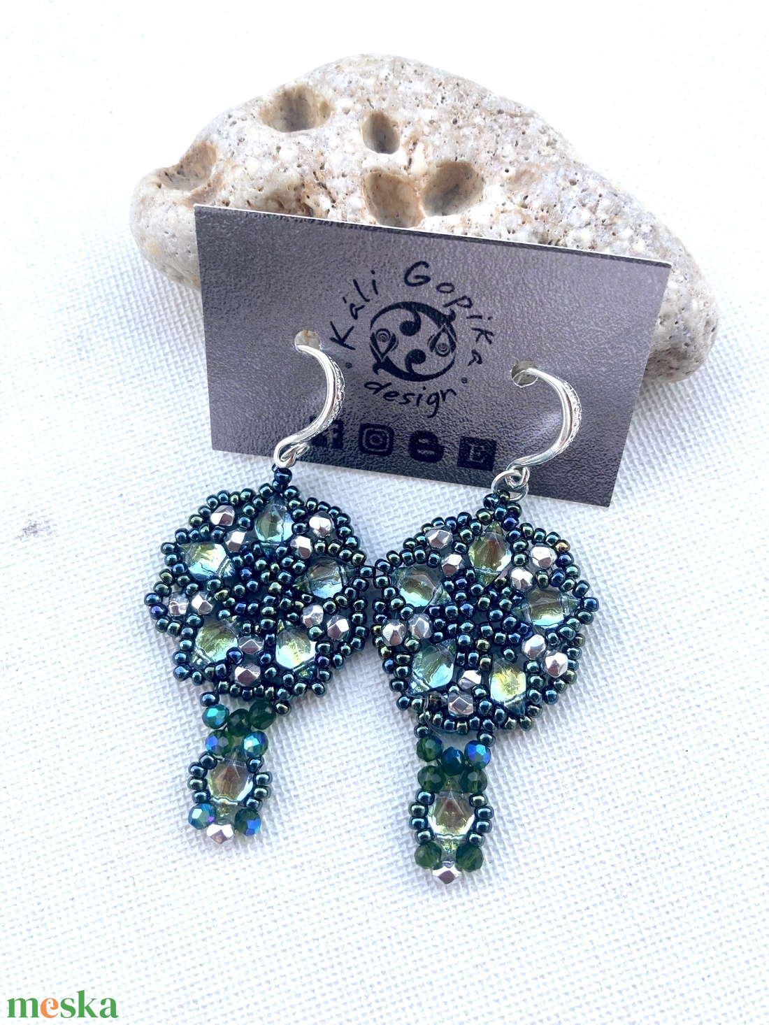 Gyönyörű csillogó gyöngyös fülbevaló  - ékszer - fülbevaló - csillár fülbevaló - Meska.hu