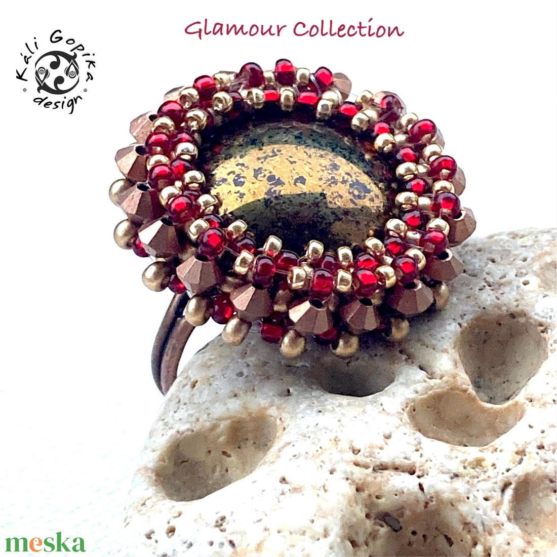 Piros arany csillogó gyöngyfűzött gyűrű - ékszer - gyűrű - statement gyűrű - Meska.hu