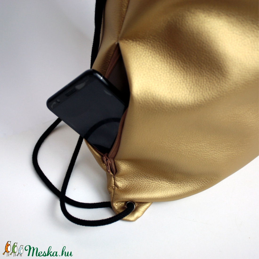 Gymbag / hátizsák / metálos arany / oldalsó rejtett zsebbel - táska & tok - hátizsák - hátizsák - Meska.hu Gymbag / hátizsák / metálos arany / oldalsó rejtett zsebbel - táska & tok - hátizsák - hátizsák - Meska.hu