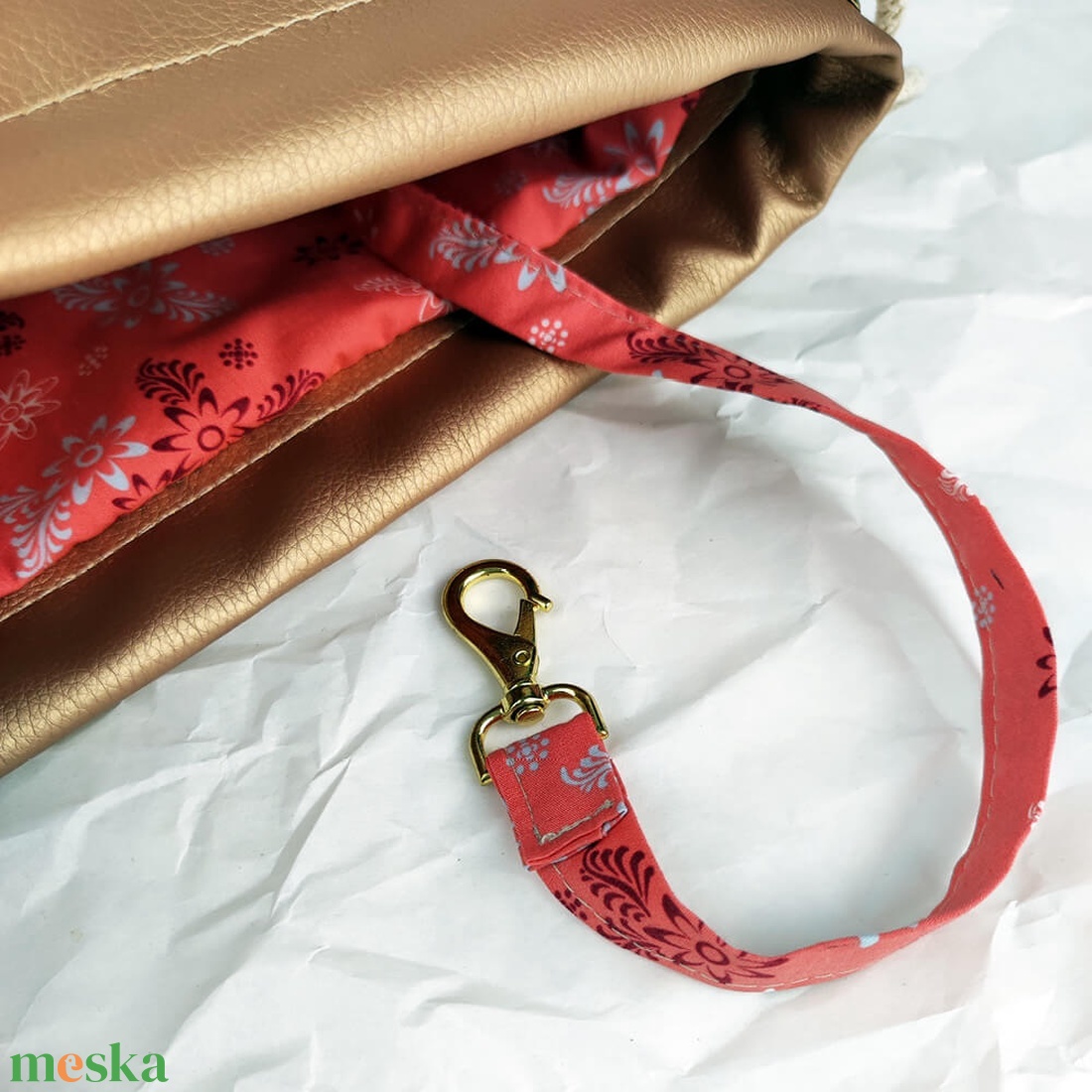 Gymbag / rosegold hátizsák / oldalsó rejtett zsebbel - táska & tok - hátizsák - hátizsák - Meska.hu Gymbag / rosegold hátizsák / oldalsó rejtett zsebbel - táska & tok - hátizsák - hátizsák - Meska.hu