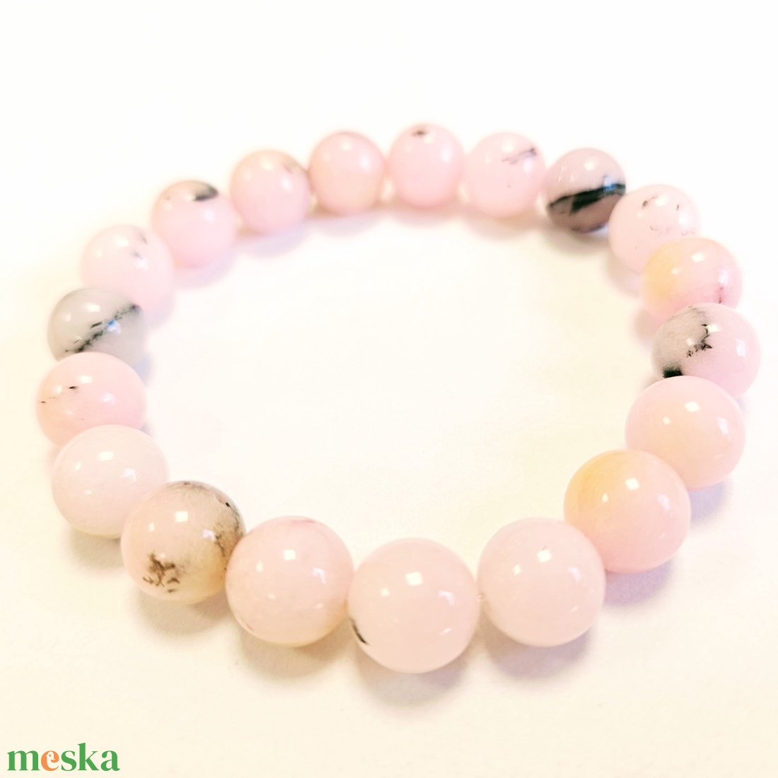 Pompás rózsaszín opál bogyós karkötő gumis(10 mm) - ékszer - karkötő - bogyós karkötő - Meska.hu