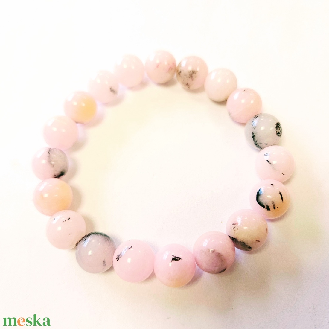 Pompás rózsaszín opál bogyós karkötő gumis(10 mm) - ékszer - karkötő - bogyós karkötő - Meska.hu
