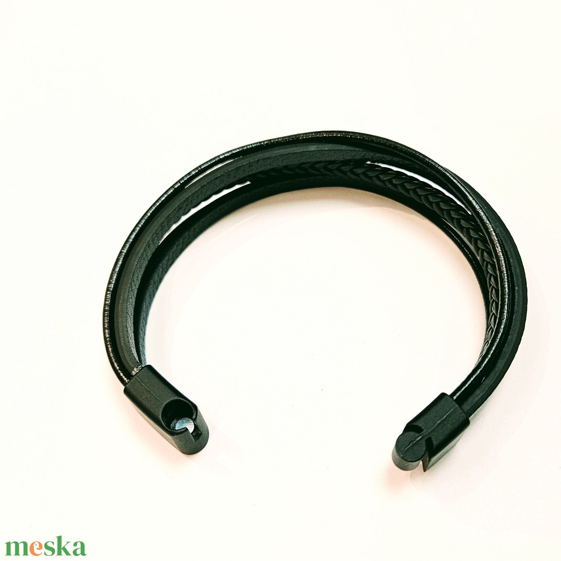 21 cm Elegáns bőr férfi karkötő fekete. - ékszer - karkötő - fonott karkötő - Meska.hu 21 cm Elegáns bőr férfi karkötő fekete. - ékszer - karkötő - fonott karkötő - Meska.hu
