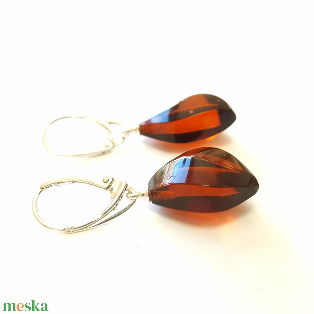 Borostyán fülbevaló  ezüst akasztóval - ékszer - fülbevaló - lógó fülbevaló - Meska.hu