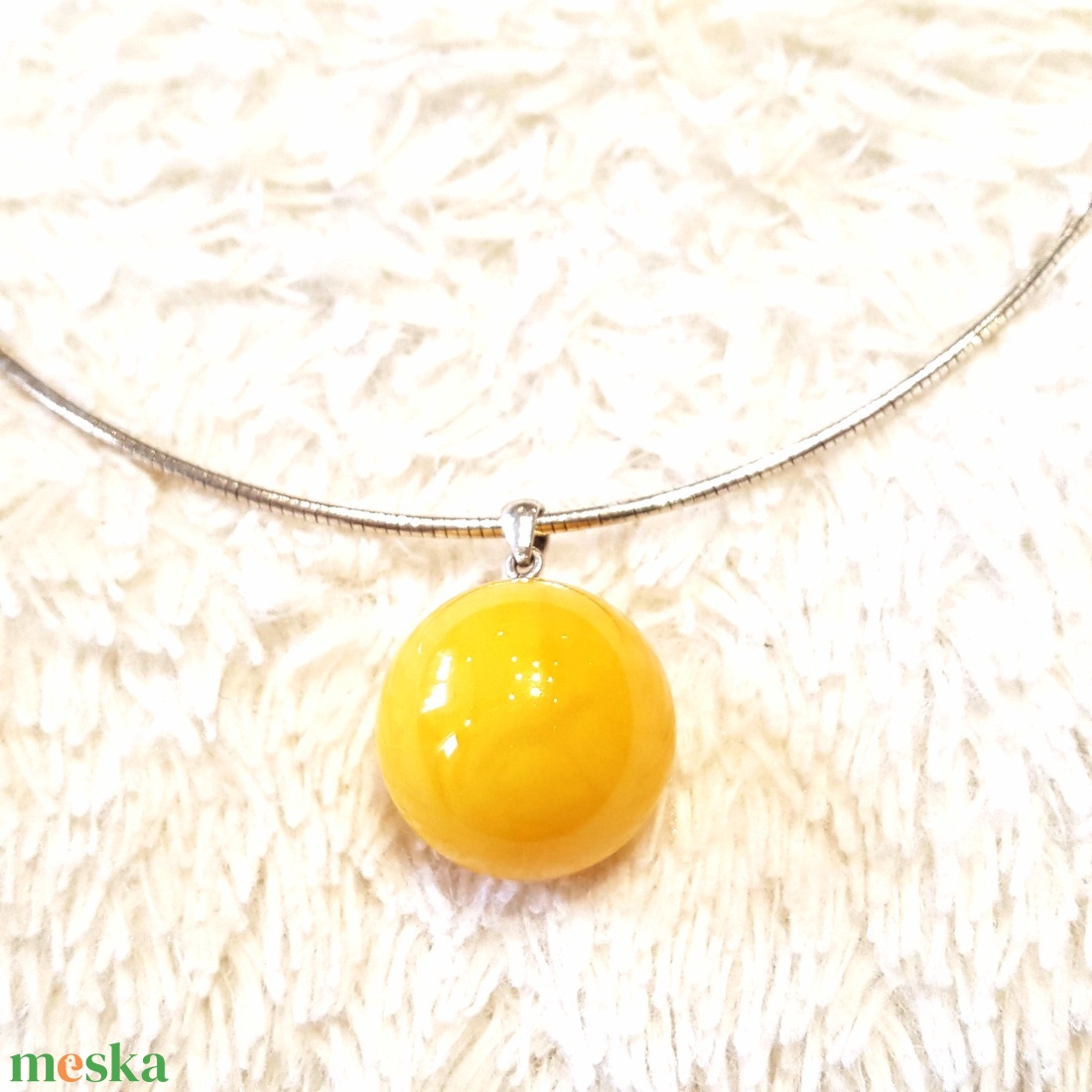 Borostyán nyakék fonott ezüst sodronyon - ékszer - nyaklánc - medálos nyaklánc - Meska.hu