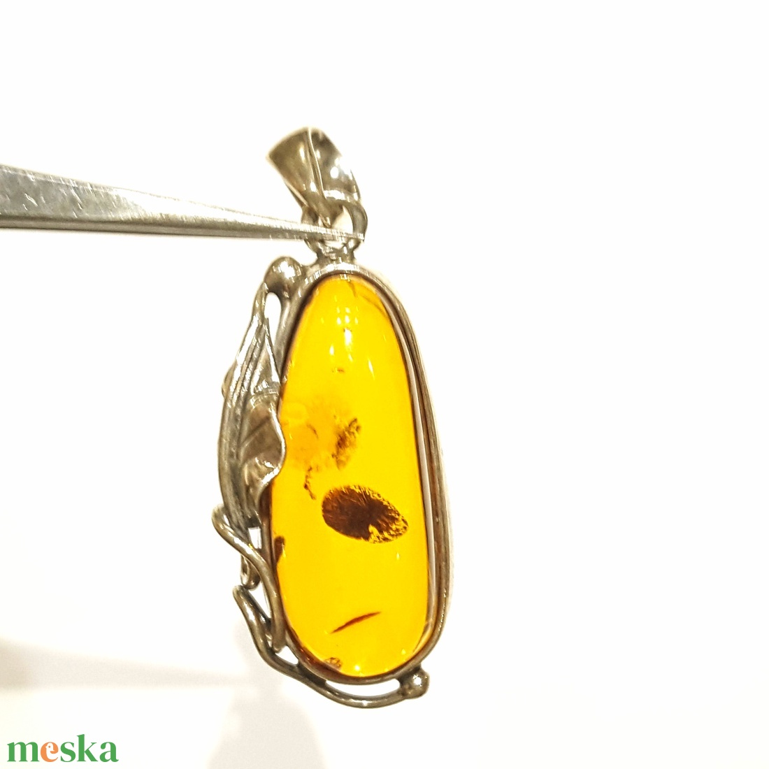 Borostyán medál  ezüst foglalatban. - ékszer - nyaklánc - medál - Meska.hu