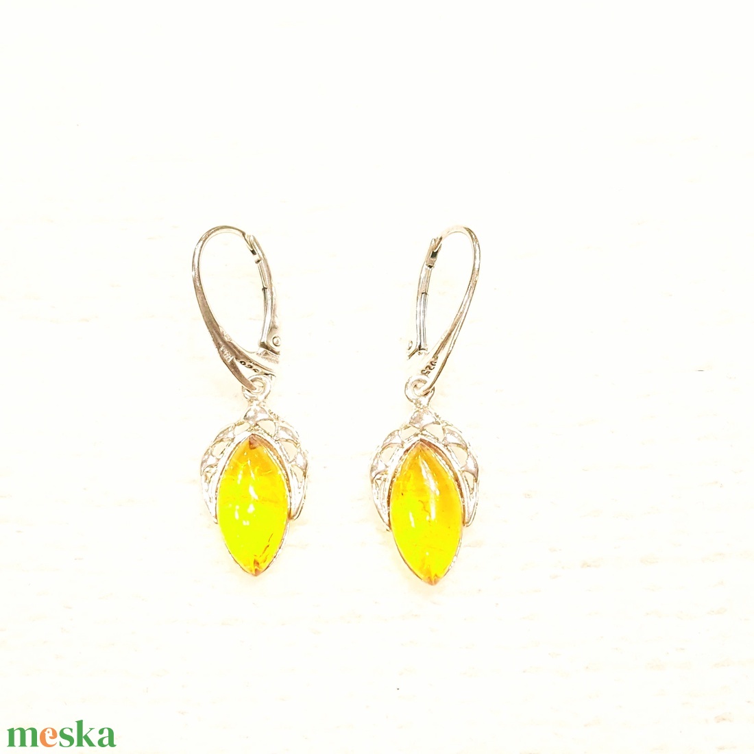 Borostyán ezüst fülbevaló akasztós. - ékszer - fülbevaló - lógó csepp fülbevaló - Meska.hu