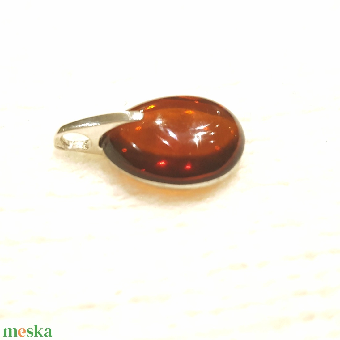 Borostyán medál  ezüst foglalatban. - ékszer - nyaklánc - medál - Meska.hu