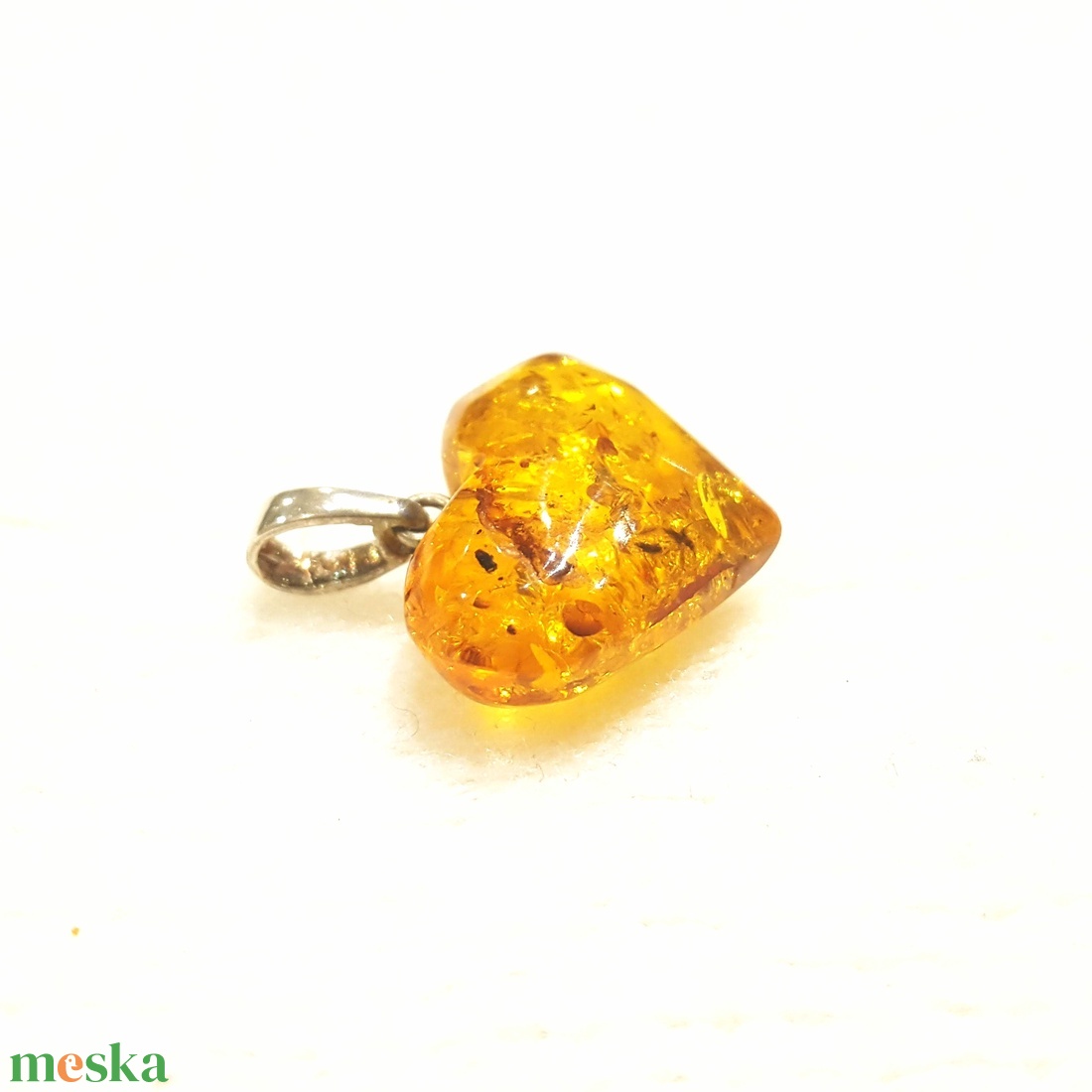 Borostyán medál szív ezüst foglalatban. - ékszer - nyaklánc - medál - Meska.hu