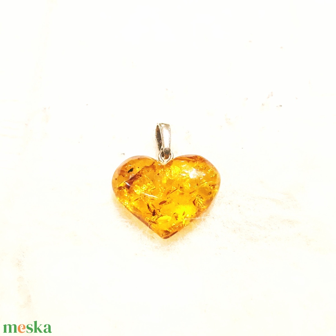 Borostyán medál szív ezüst foglalatban. - ékszer - nyaklánc - medál - Meska.hu