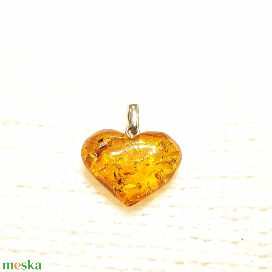 Borostyán medál szív ezüst foglalatban. - ékszer - nyaklánc - medál - Meska.hu