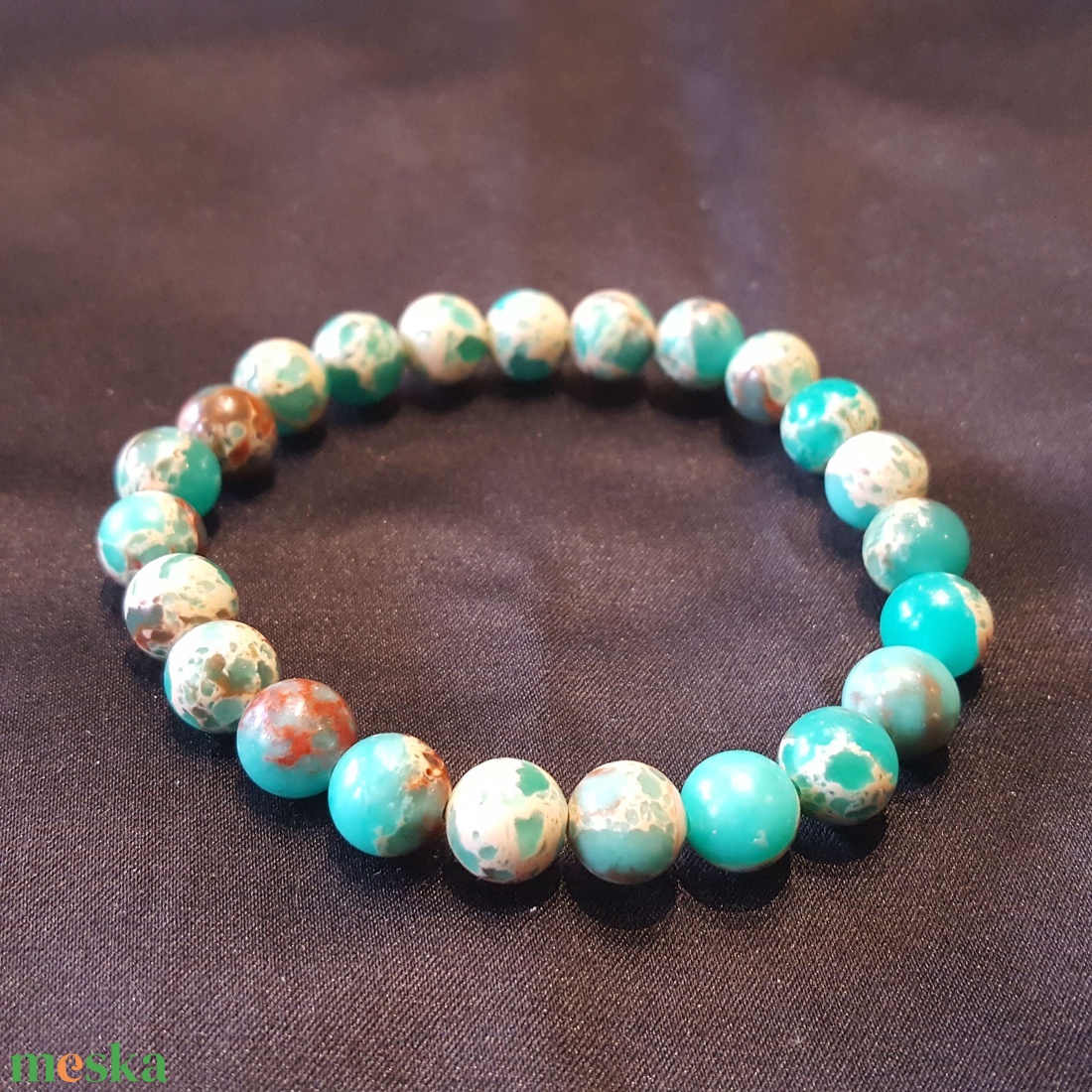 Pompás zöld türkiz tarka jáspis bogyós karkötő gumis(8 mm) - ékszer - karkötő - bogyós karkötő - Meska.hu