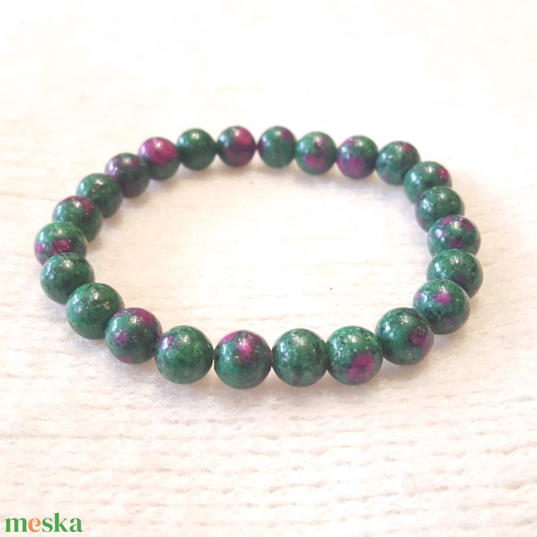 Pompás zöld tarka jáspis bogyós karkötő gumis(8 mm) - ékszer - karkötő - bogyós karkötő - Meska.hu