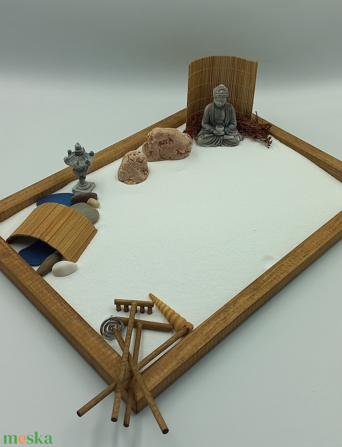 Japán kert (nagy)- híddal, patakkal, lámpással és Buddhával - diy (csináld magad) - egységcsomag - Meska.hu Japán kert (nagy)- híddal, patakkal, lámpással és Buddhával - diy (csináld magad) - egységcsomag - Meska.hu