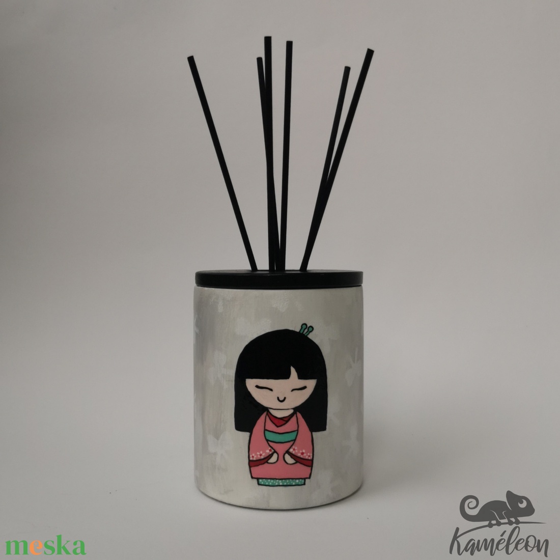 Kokeshi baba, szürke - pálcás lakásparfüm - otthon & életmód - gyertya, illat, aroma - párologtató - Meska.hu Kokeshi baba, szürke - pálcás lakásparfüm - otthon & életmód - gyertya, illat, aroma - párologtató - Meska.hu