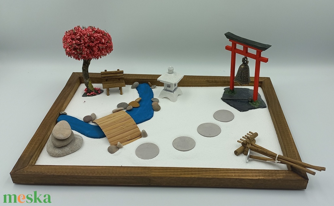 Japánkert (nagy)- torii kapuval, híddal, fával és kőlámpással - otthon & életmód - dekoráció - dísztárgy - Meska.hu Japánkert (nagy)- torii kapuval, híddal, fával és kőlámpással - otthon & életmód - dekoráció - dísztárgy - Meska.hu