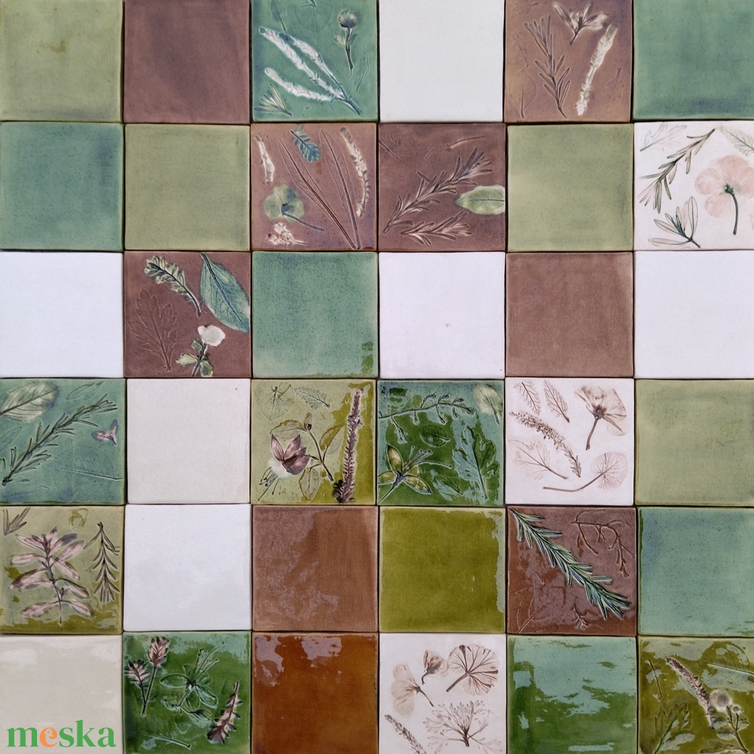 Növénylenyomatos kézműves csempe vegyes színekben - otthon & életmód - dekoráció - fali és függő dekoráció - csempe - Meska.hu