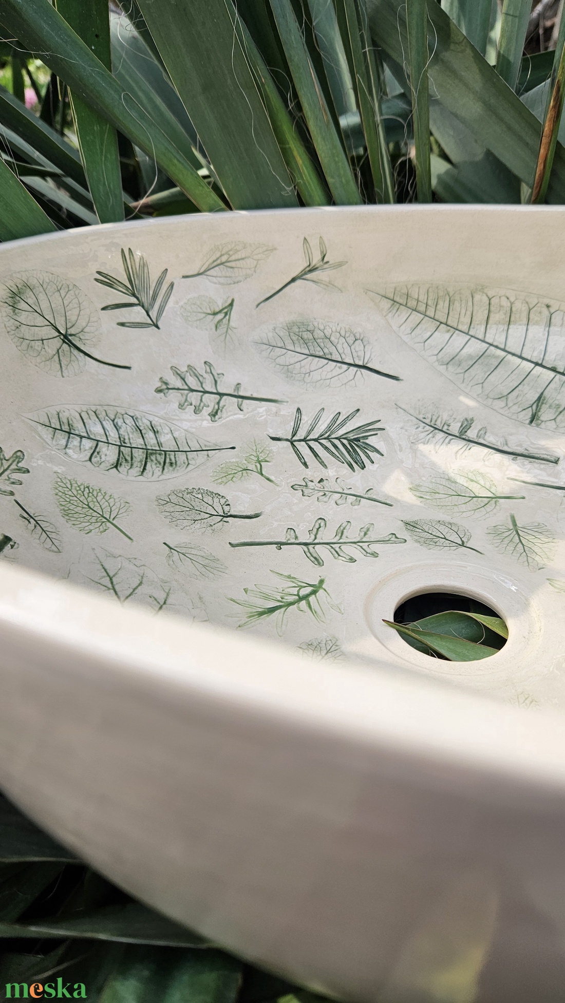 Ovális kerámia mosdótál levéllenyomatokkal - otthon & életmód - fürdőszoba - mosdótál - Meska.hu