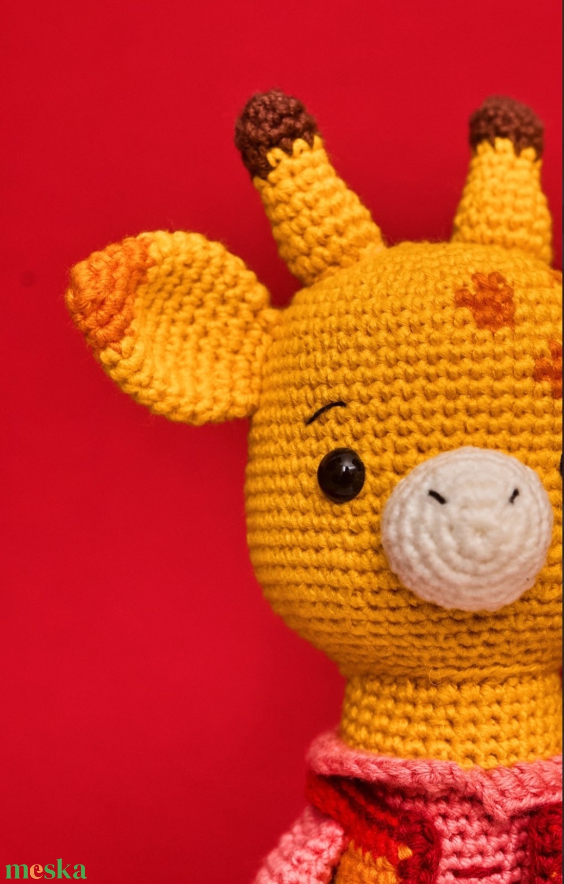 Zsiráf szivárvány mellényben - játék & sport - plüssállat & játékfigura - zsiráf - Meska.hu