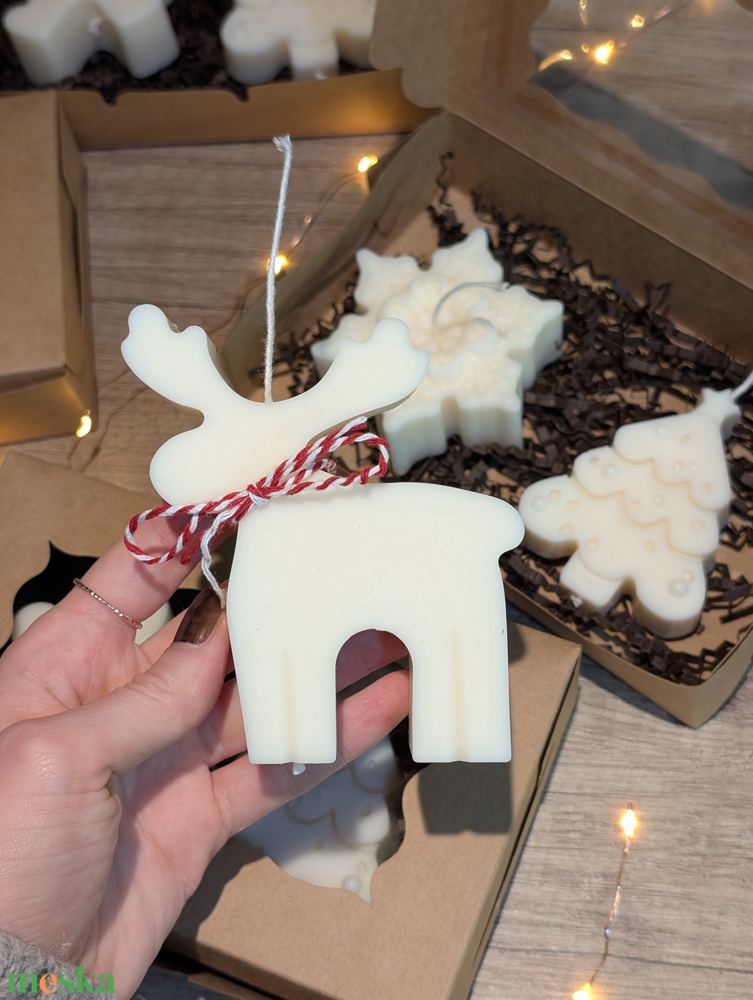 Rénszarvas gyertya  - karácsony - karácsonyi lakásdekoráció - karácsonyi illatgyertya, mécses - Meska.hu