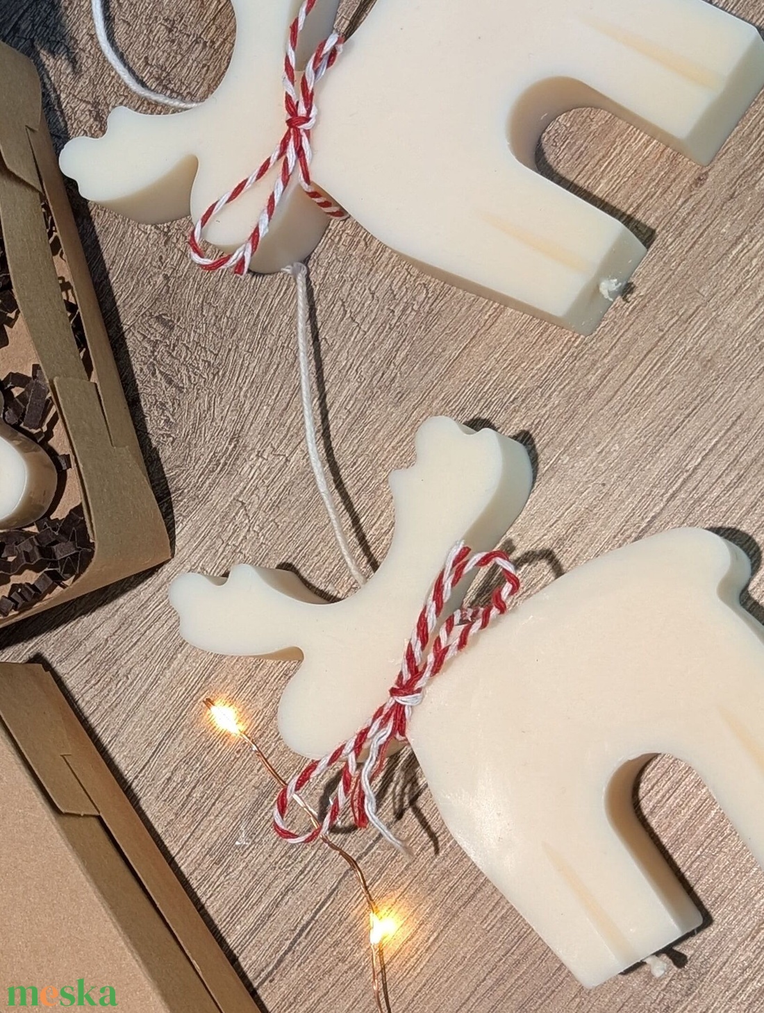 Rénszarvas gyertya  - karácsony - karácsonyi lakásdekoráció - karácsonyi illatgyertya, mécses - Meska.hu