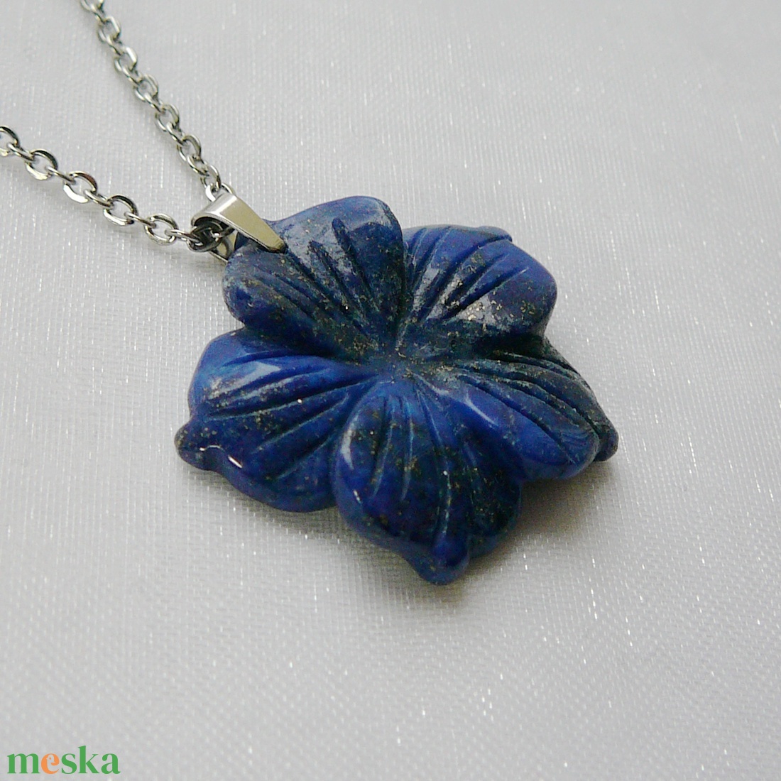 Lápisz lazuli virág medálos nyaklánc - ékszer - nyaklánc - medálos nyaklánc - Meska.hu