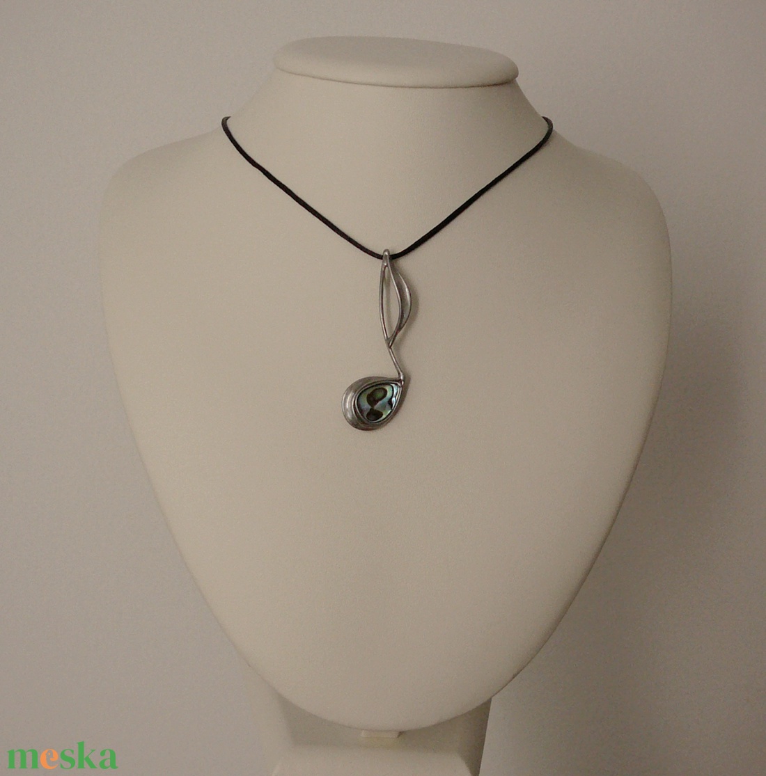 Pávakagyló hangjegy medál - ékszer - nyaklánc - medálos nyaklánc - Meska.hu