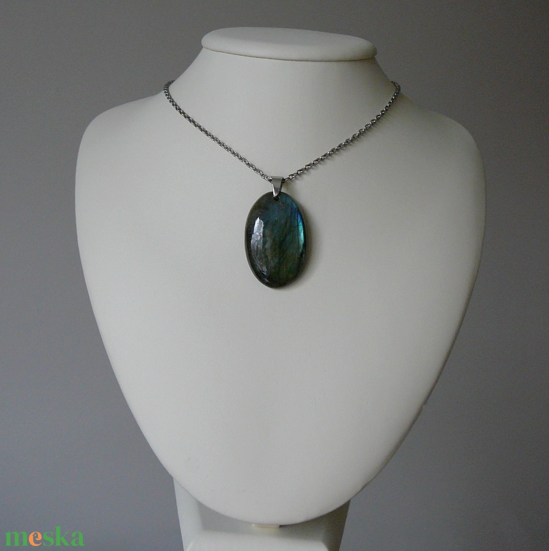 Labradorit medálos nyaklánc - ékszer - nyaklánc - medál - Meska.hu