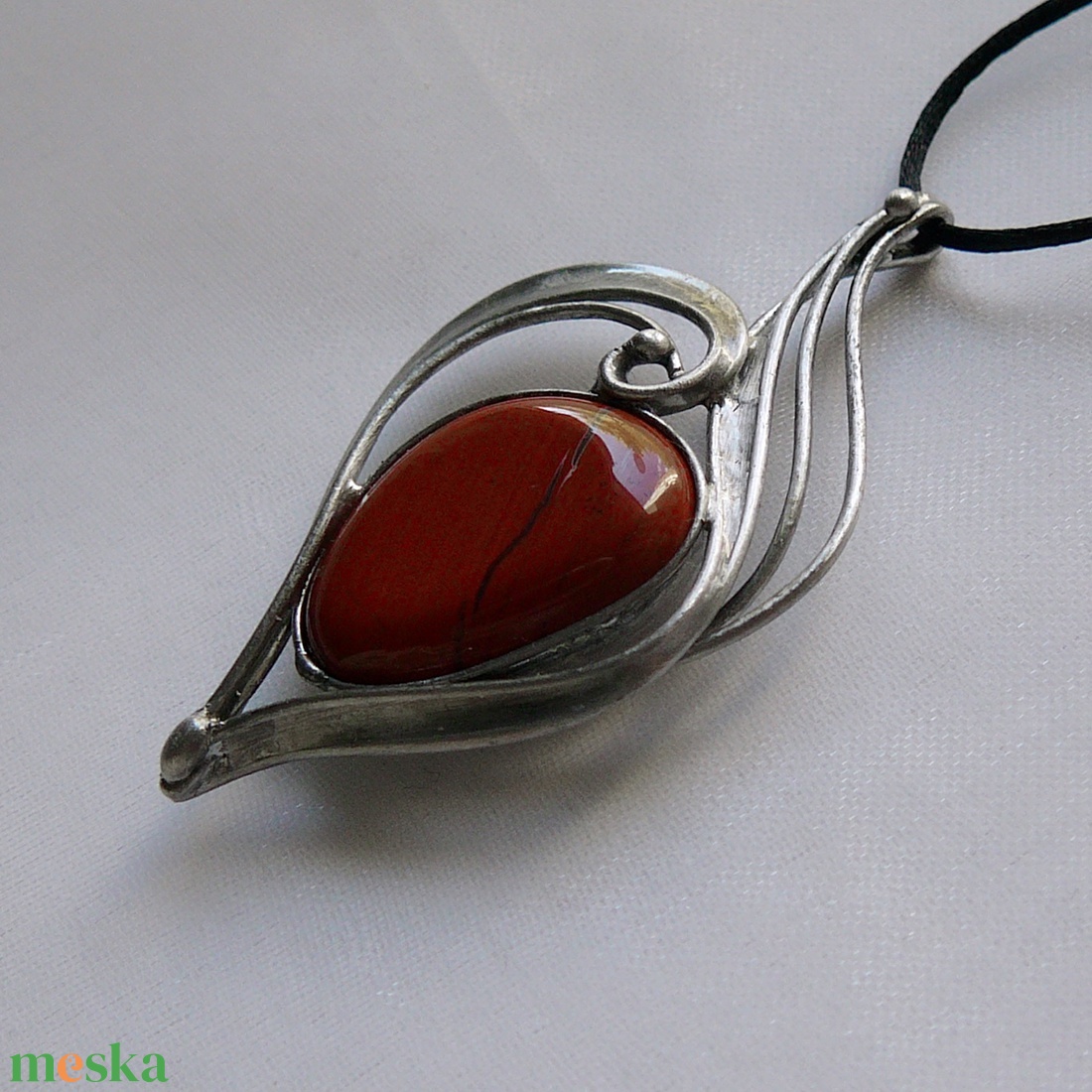 Vörös jáspis medál - ékszer - nyaklánc - medálos nyaklánc - Meska.hu